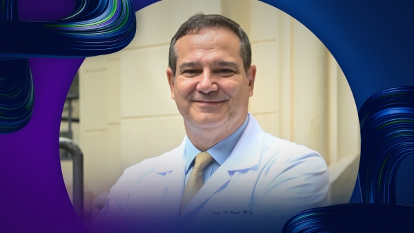 Dr. Paulo Hoff é homenageado com o Prêmio Ronaldo Ribeiro de Carreira em Oncologia Clínica 2025